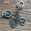 Trachtenschmuck|Trachtenladerl 1 Charmanhänger/ Trachtenanhänger mit 3 Volksfestmotiven