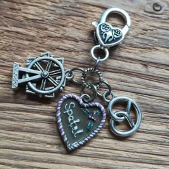 Trachtenschmuck|Trachtenladerl 1 Charmanhänger/ Trachtenanhänger mit 3 Volksfestmotiven