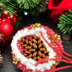: Entdecken Sie 7 cm große Weihnachtswichtel mit befüllbarem Anhänger in rot für einzigartige Geschenke Baumschmuck