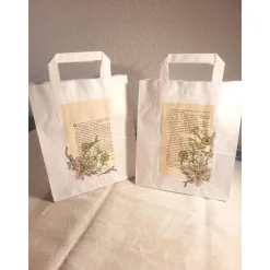 Sale 2 er Set Geschenktüten mit alter Buchseite & Blümchen Geschenkverpackungen