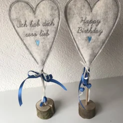 Tischdekoration|aba 2 er Set Herzen auf Standfuß  in der Farbe TÜRKIS - Tisch/Fenster Dekoration aus 100 % Wollfilz - für liebe Menschen