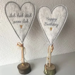 2 er Set Herzen auf Standfuß in der Farbe SENF  - Tisch/Fenster Dekoration aus 100 % Wollfilz - für liebe Menschen Tischdekoration