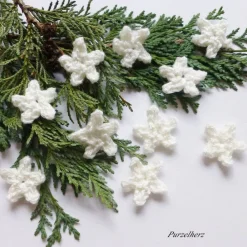 10 gehäkelte Sterne mit Glitzer - Häkelapplikation,Kartengestaltung,Streudeko,Tischdeko,Weihnachten,Gastgeschenk,creme Weihnachtsdeko