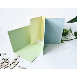 30 Stück Kartenset Klappkarten aus Kraftpapier in blau, grün und gelb Einladungskarten