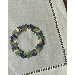 Servietten|DiyDrei 2 Stück Stoffservietten 40 x 40 cm, mit Stickerei und Lochsaum