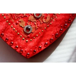 Kunst|Susanne Hiebl...die etwas andere Art! Acrylbild BAROCK IN ROT Herzbild Geschenk zu Valentinstag Muttertag Acrylbild Collage Bild auf herzförmigem Keilrahmen