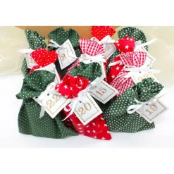 Adventskalender / Säckchen zum Befüllen / Stoffsäckchen mit Zahlen dunkelgrün rot Adventskalender