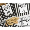 Sale Adventskalender DIY mit Kraftpapiertüten, Zahlen und Holzklammern mir grafischen Motiven Adventskalender