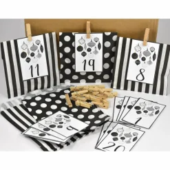 Sale Adventskalender DIY mit Kraftpapiertüten, Zahlen und Holzklammern mir grafischen Motiven Adventskalender