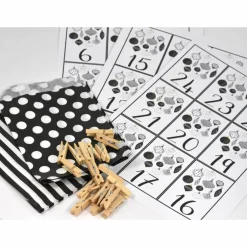 Sale Adventskalender DIY mit Kraftpapiertüten, Zahlen und Holzklammern mir grafischen Motiven Adventskalender