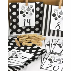 Sale Adventskalender DIY mit Kraftpapiertüten, Zahlen und Holzklammern mir grafischen Motiven Adventskalender