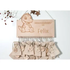 Outlet Adventskalender Holz Drache personalisiert 36×24 cm | Brett, Zahlenanhänger oder Komplettset mit Beuteln Adventskalender