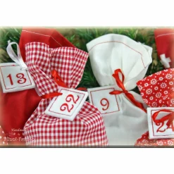 Outlet Adventskalender Stoff Säckchen mit gestickten Zahlen für Kinder und Erwachsene, Weihnachten, Advent, verschiedene Farben Adventskalender
