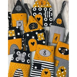 Sale Adventskalender, Vorweihnachten, senf-schwarz-weiß-grau, genäht, gestickt ,Unikat, 24 Häuschen zum aufhängen, Kinder Adventskalender