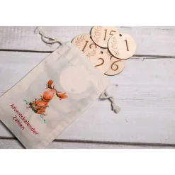 Clearance Adventskalender Zahlen Holz 1–24, Ø4,5 cm – runde Anhänger mit Giraffe graviert, wiederverwendbar Adventskalenderzahlen