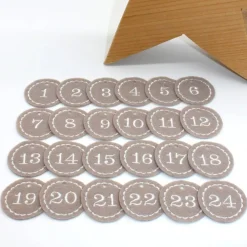 Outlet Adventskalenderzahlen taupe Filz rund bestickt / Zahlen Anhänger Adventskalender Adventskalenderzahlen