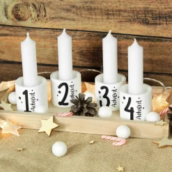 Online Adventskranz mit Kerzenhaltern auf Holztablett | Minimalistische Weihnachtsdeko mit 4 Kerzen Adventskränze
