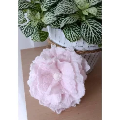 ANSTECKBLÜTE SARAH  handgearbeitet aus Naturmaterial Wolle & Seide in Weiß &  Rosé Accessoires