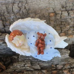 Clearance Baby Junge mit Teddy in Engelsflügel gebettet, handbemalt Gedenksteine