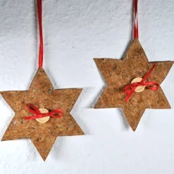 Baumschmuck Stern aus Korkstoff mit Glitzer – Geschenkanhänger & Mitbringsel, handgenäht, Unikat, 13 cm Weihnachtsdeko