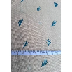 Weihnachtsstoffe|liebelein-handarbeiten Baumwollstoff mit Zweigen, Weihnachtsstoff, Breite 1,40 m, Meterware, natur,  petrol, silber, Baumwolle