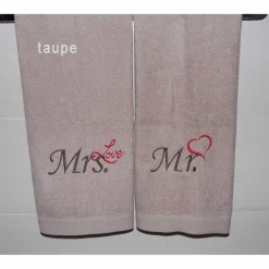 Bestickte Handtücher Mr. & Mrs. Love mit Monogramm Frotteetuch 2er Set Geschenk für Verliebte Hochzeit Valentinstag Gastgeschenke