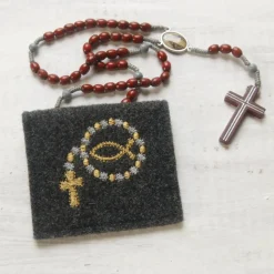 Clearance Bestickte Rosenkranztasche aus anthrazitfarbigem Filz mit Rosenkranz in gold und silber *sofort versandfertig Rosenkranztäschchen