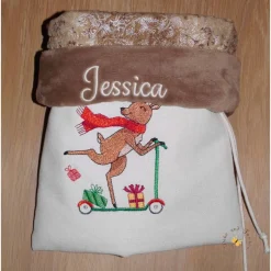 Säckchen & Beutel|Deko und Taschen Bestickter Weihnachtsbeutel Nikolausbeutel weihnachtlicher Geschenkbeutel personalisierter Wunschname flauschige Krempe