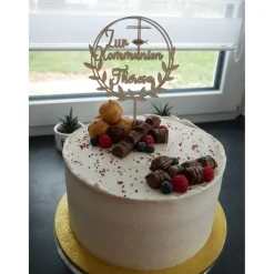 Tortendekoration|Leila - mit Liebe gemacht Cake Topper zur Kommunion personalisiert mit Name und Datum aus Holz