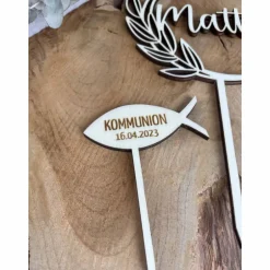 Dekoration|MultiManufaktur Caketopper zur Taufe / Kommunion / Konfirmation / Geburtstag / Kuchendeko personalisiert mit Namen / Fisch mit Datum