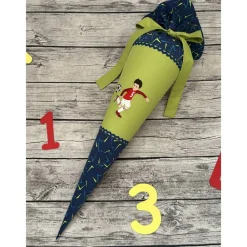 Discount coole Schultüte Blau/grün mit Fußballer  - Fußball Motiv - Kinder Schultüten