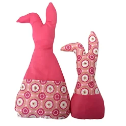 Hot Deko Hasen im 2er Set, Oster Deko, Stoffhasen, Osterhasen mit Tasche Ostergeschenke
