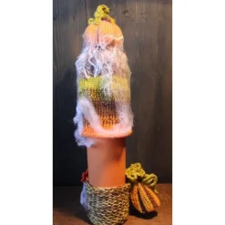 Deko Halloween|Susanne Hiebl...die etwas andere Art! Dekofigur LILLY Halloweenwichtel Upcyclingfigur aus einer Weinflasche mit handgestrickten Accesoires Halloweendeko
