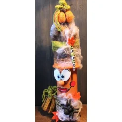 Deko Halloween|Susanne Hiebl...die etwas andere Art! Dekofigur LILLY Halloweenwichtel Upcyclingfigur aus einer Weinflasche mit handgestrickten Accesoires Halloweendeko