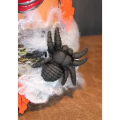 Deko Halloween|Susanne Hiebl...die etwas andere Art! Dekofigur LILLY Halloweenwichtel Upcyclingfigur aus einer Weinflasche mit handgestrickten Accesoires Halloweendeko