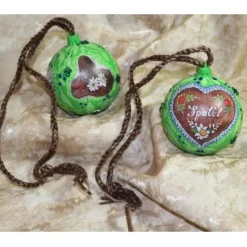 Accessoires|Susanne Hiebl...die etwas andere Art! Dekokugeln 2er Set WIESNGAUDI Acrylmalerei auf Kunststoffkugel Serviettentechnik Hängedeko Kugeln Oktoberfestdeko