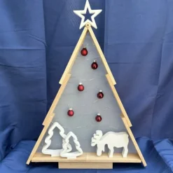 Weihnachtsaccessoires|HerzschlagDesign Dekorativer Holz-Tannenbaum mit Elch, Tannenbäumen und LED-Lichterkette - Weihnachtsdeko
