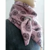 Accessoires|Marja's bunte Maschen Dreiecktuch  / Musselin Double Gauze / Altrosa mit schwarzen Pusteblumen / Schaltuch / Halstuch/ Wickelschal/ Loop
