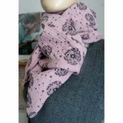 Accessoires|Marja's bunte Maschen Dreiecktuch  / Musselin Double Gauze / Altrosa mit schwarzen Pusteblumen / Schaltuch / Halstuch/ Wickelschal/ Loop