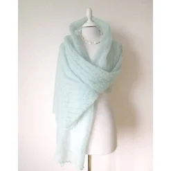 Brautstolen & -Boleros|Nica Weingartner Duftiger Brautschal aus Mohair in Aquamarinblau, Hochzeitsstola gestrickt, weiches Umschlagtuch