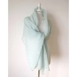 Brautstolen & -Boleros|Nica Weingartner Duftiger Brautschal aus Mohair in Aquamarinblau, Hochzeitsstola gestrickt, weiches Umschlagtuch