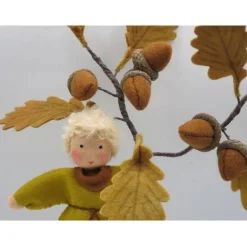 Herbst|Katjas Blumenkinder Eicheljunge - Blumenkind - Jahreszeitentisch - Waldorf Art- Art.Nr. HE29