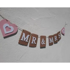 Geschenke|TiJaPapierDeko Elegante Girlandexzur Hochzeit Mr & Mrs in Beige, Rosa und Weiß