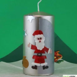 Hot Elegante, hangefertigte silberne Nikolauskerze mit Nikolaus, einem Sack voller Geschenke und Sternen, indivdualisierbar Kerzen & Beleuchtung
