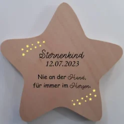 Online Erinnerung an ein Sternenkind, Geschenk für Sterneneltern, individuelle gestaltetes Trauergeschenk, Naturholz Stern Mutmacher
