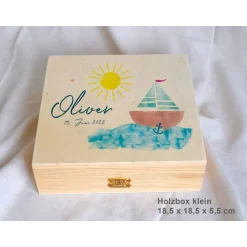 Geschenke|Das Moment Erinnerungsbox aus Holz Taufe Motiv Segelboot