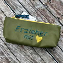 Online Erzieher mit Herz Federmäppchen grün Kunstleder als Abschiedsgeschenk Kinder Federmäppchen
