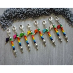 Clearance Farbenfrohe Gastgeschenke 8er Set – Charms mit Kreuz & Fisch, Regenbogenfarben, Howlith, ca. 7 cm Gastgeschenke
