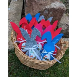 Best Filzhasen mit SchokoEi Kleinigkeit zu Ostern Geschenkverpackungen