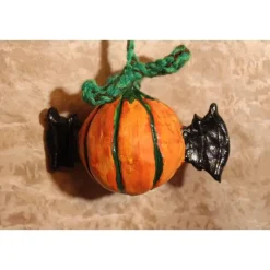 New FLEDERKÜRBIS– Handgemachte Halloweendeko aus einer Kunststoffkugel und Modelliermasse für Deine Halloweenparty Deko Halloween